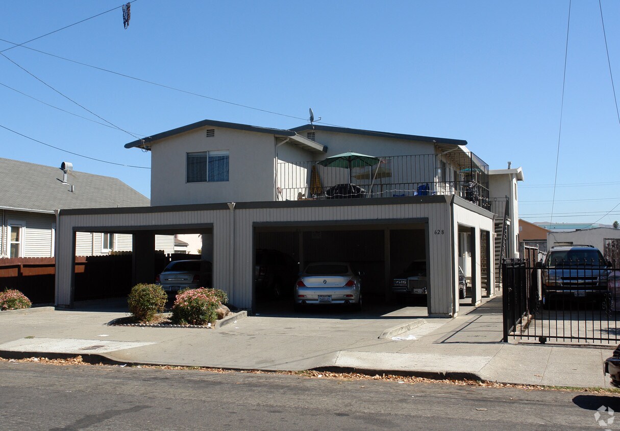 Building Photo - 628 17th St