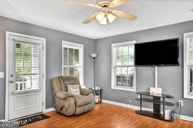 Building Photo - 3 br, 2 bath House - 321 Samuel Clemens Way