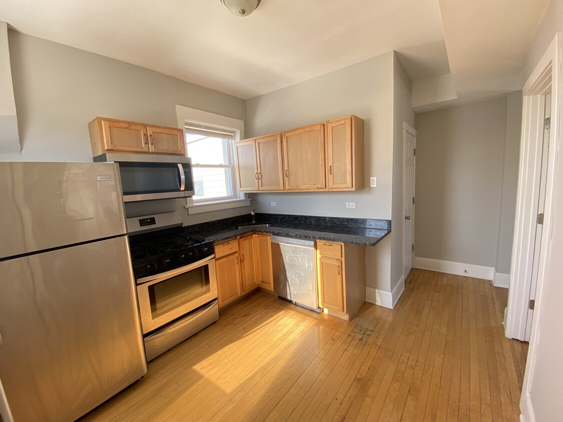 Primary Photo - 1350 N Keeler Ave