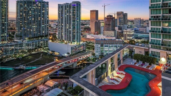 Foto del edificio - 31 SE 6th St