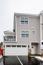 Building Photo - 2620 Main St