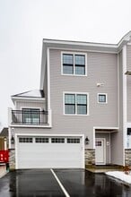 Building Photo - 2620 Main St