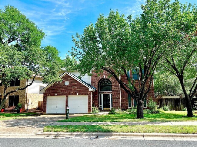 Building Photo - 6400 La Carman Ln