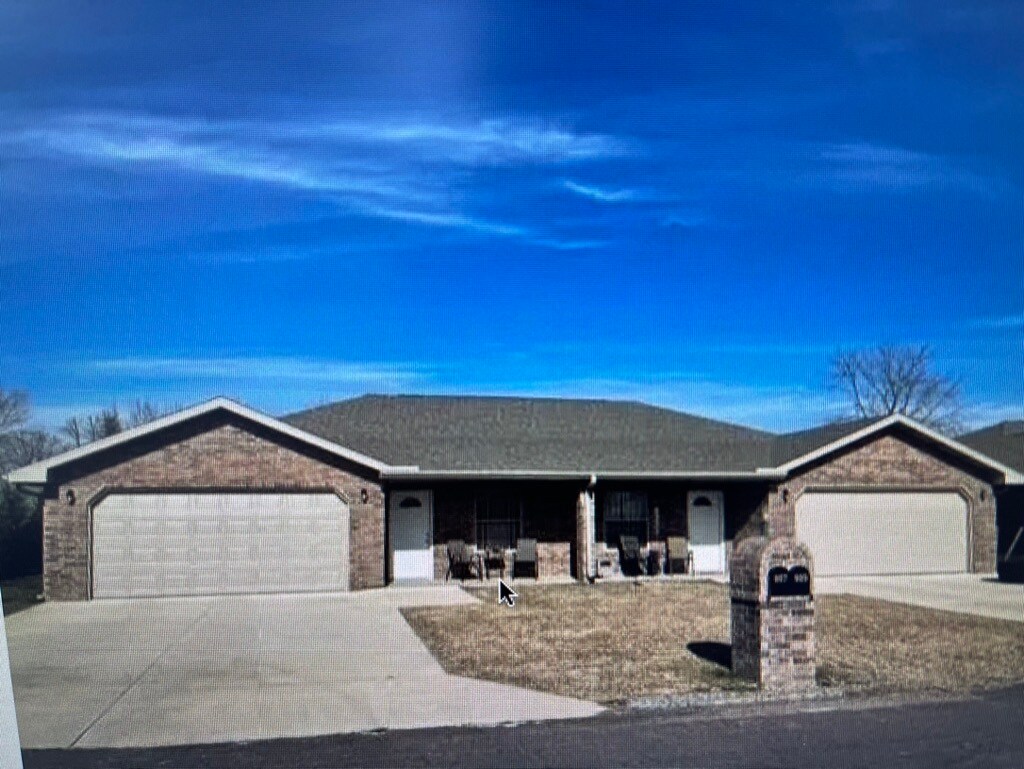 Foto principal - 907 E 15th St