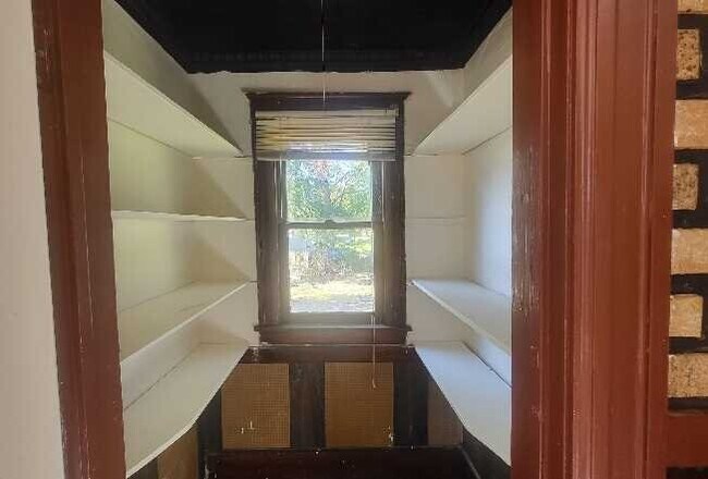 Building Photo - 84 Smith St