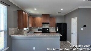 Building Photo - 2127 Flora Vista