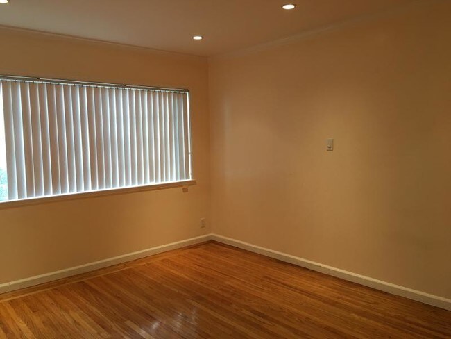 Foto del edificio - 1027 Wildwood Ave