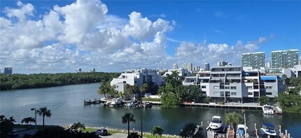 Building Photo - 400 Kings Point Dr