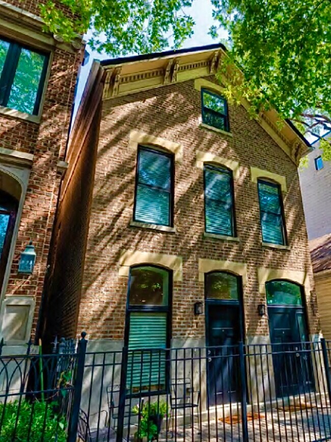Front Street View - 1401 N Mohawk St