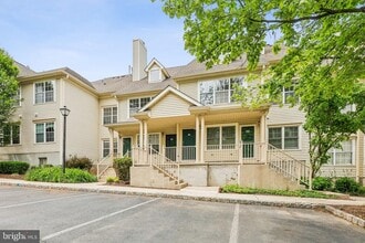 Building Photo - 624 Brickhouse Rd