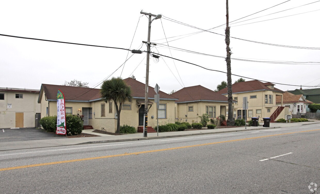 Primary Photo - 317 Ocean St