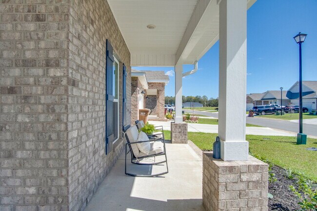 Foto del edificio - Modern 4BR/3BA Home with Loft, Spacious Yard & Blackwater Reserve Resort-Style Amenities-Now offe...