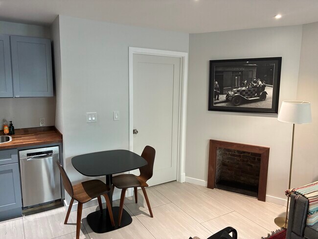 Foto del edificio - 224 Elm St NW