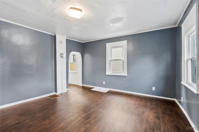 Building Photo - 811 1st N St