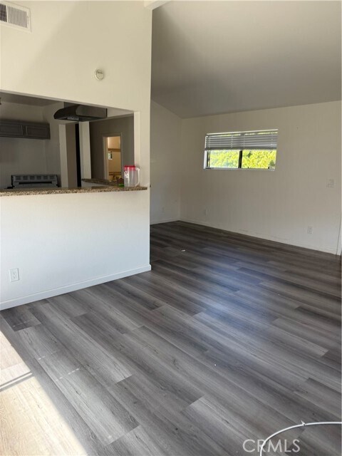 Foto del edificio - 2103 Harriman Ln