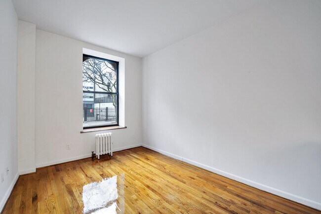 Foto del edificio - 414 W 49th St