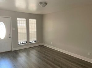Building Photo - 9834 Denning Dr