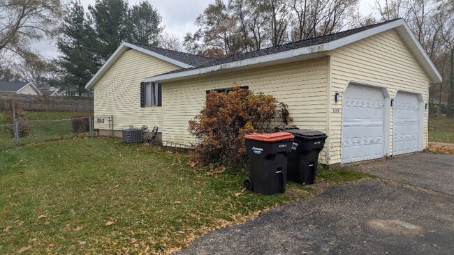 Foto del edificio - 538 4 Mile Rd NW