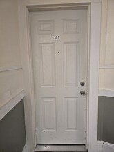 Building Photo - 604 Essex St