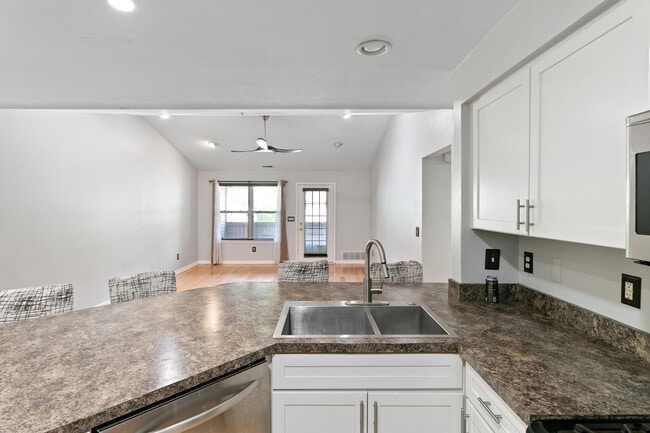 Building Photo - 1407 Millbrook Trail