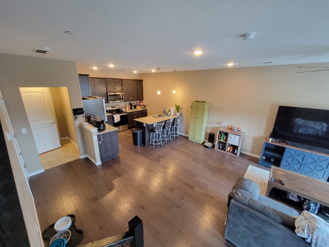Building Photo - 3039 Upland Dr
