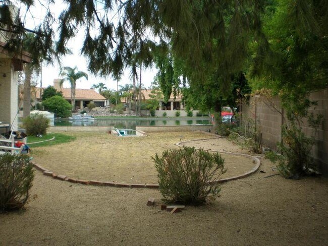 Building Photo - 3453 S. ASHURST--Waterfront 4 Bed 2 Bath w...