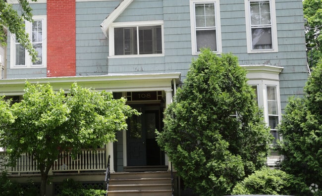 Building Photo - 108 S Lake Ave
