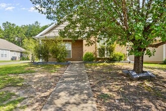Building Photo - 1220 Village Trail