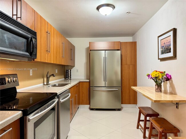 Building Photo - 3000 S Ocean Dr