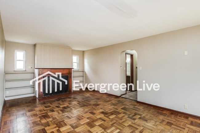 Building Photo - 4616 Redwood Dr