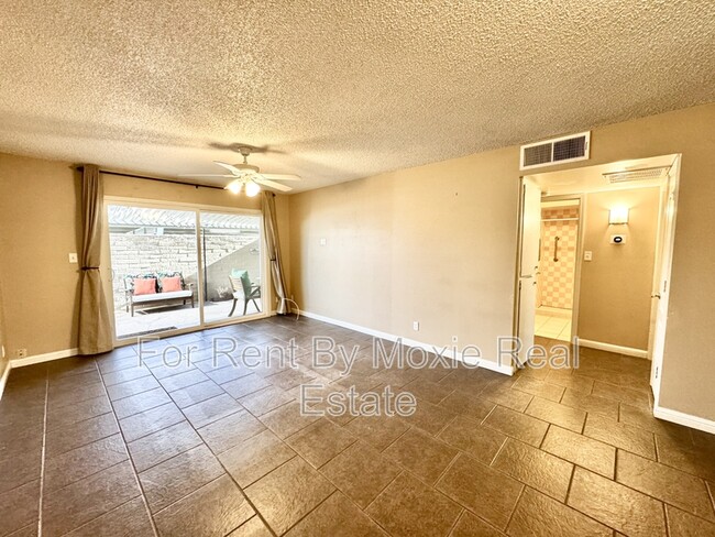Building Photo - 6721 E McDowell Rd