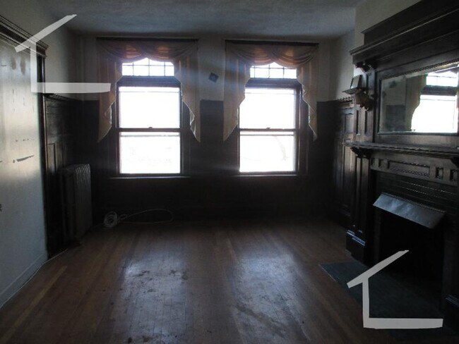Foto del edificio - 4 BR Apartment_Brookline_Students Welcome