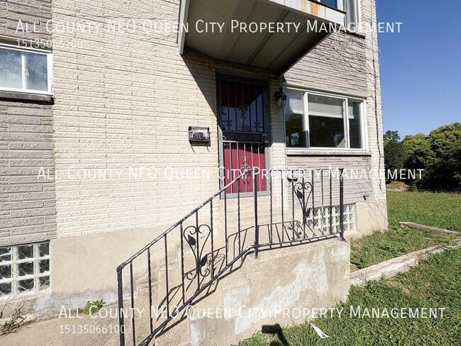 Building Photo - 23 Valleyview Dr