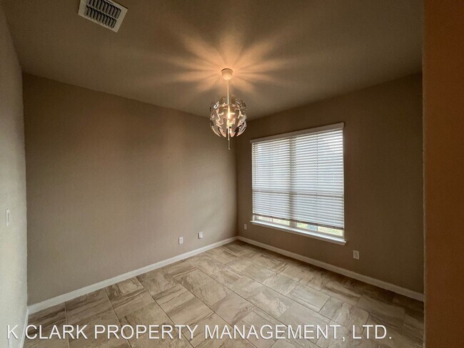 Foto del edificio - 3 br, 2 bath House - 4903 CAMBRIDGE PARK