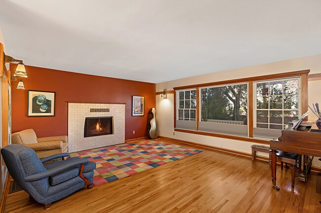 Building Photo - 4235 Arista St