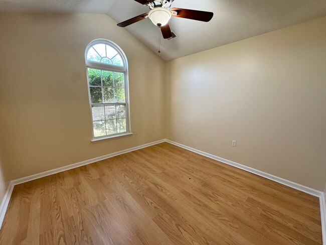 Building Photo - Myrtle Beach - 3 Bedroom / 2 Bathroom Home
