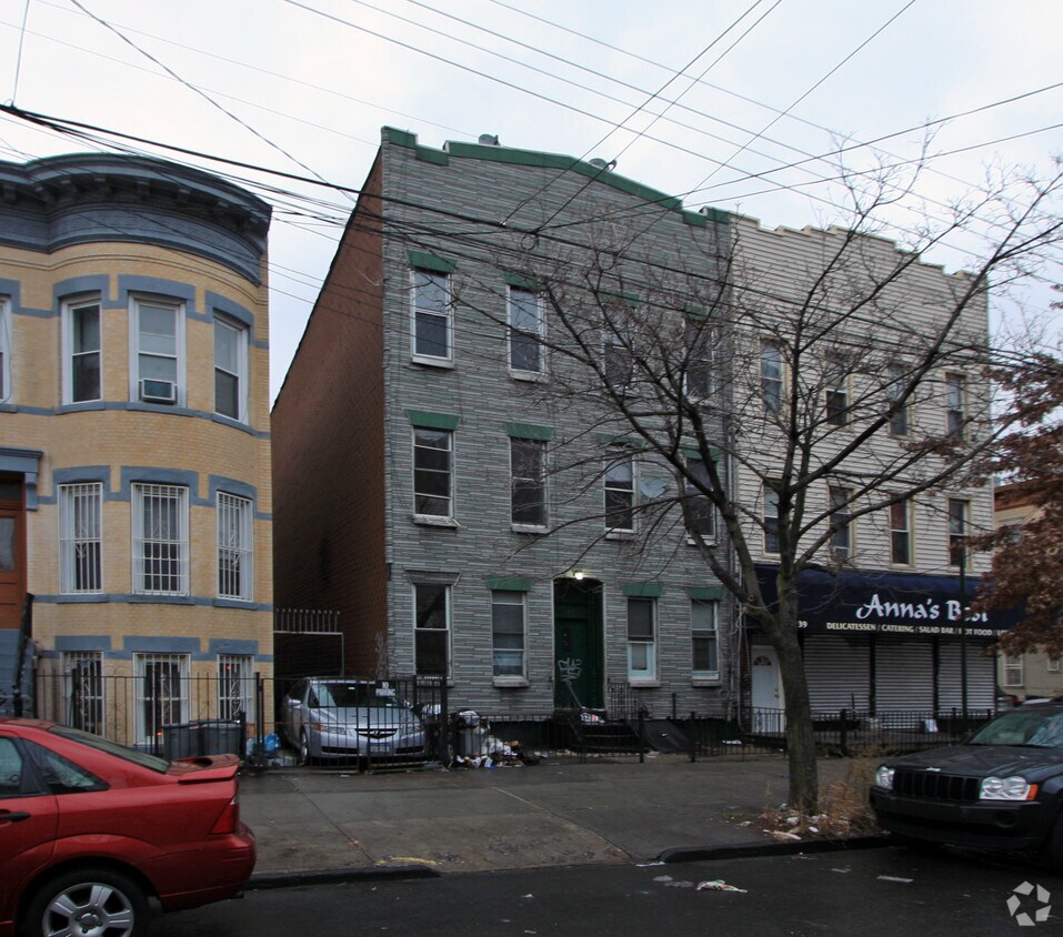 Building Photo - 137 St. Nicholas Ave