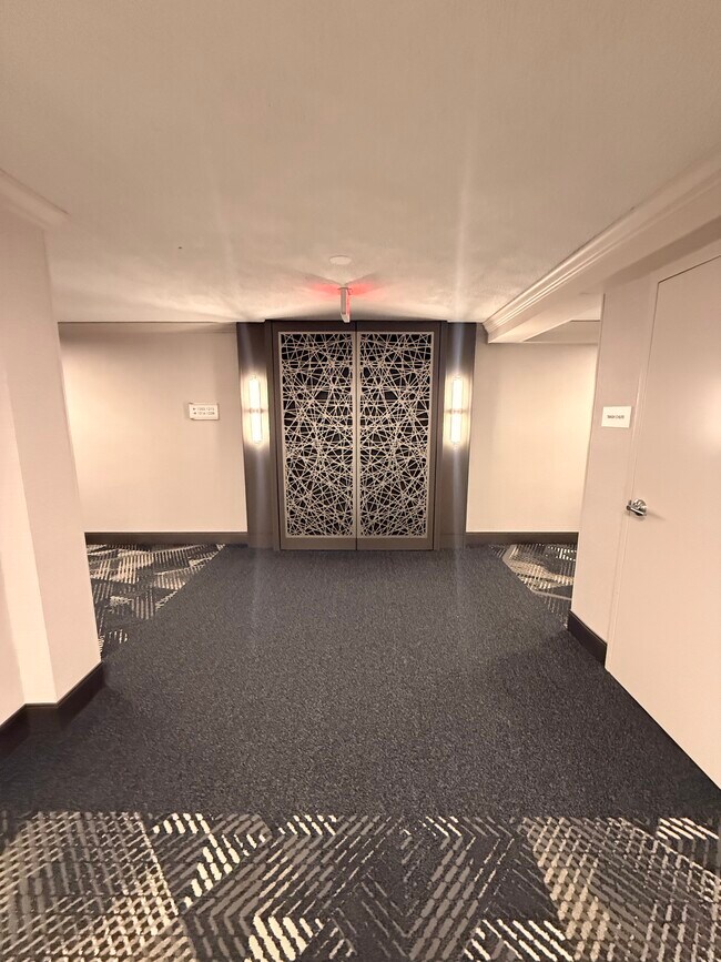 Foto del edificio - 10201 Grosvenor Pl