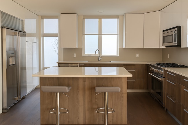 Photo du bâtiment - 1515 Highland Dr N