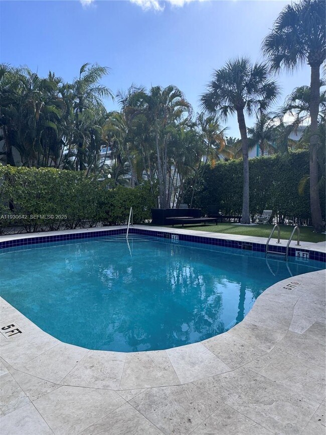 Foto del edificio - 361 Collins Ave