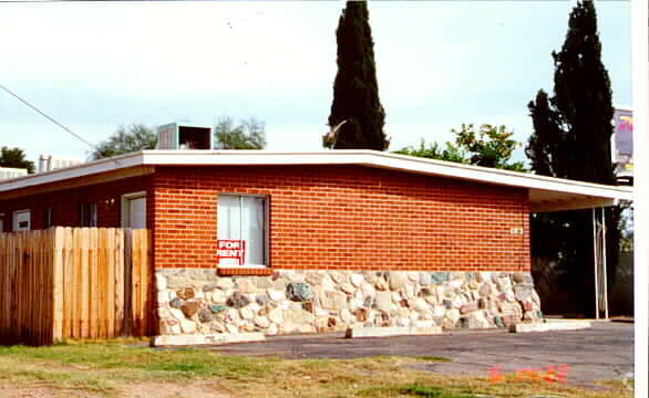 Foto principal - 2412 N Bryant Ave