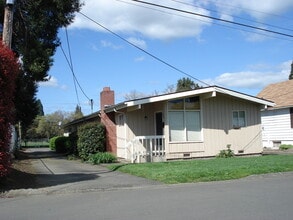 Building Photo - 458 W Ballf St