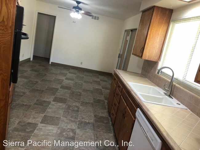 Foto del edificio - 3 br, 2 bath House - 1182 Franklin Avenue