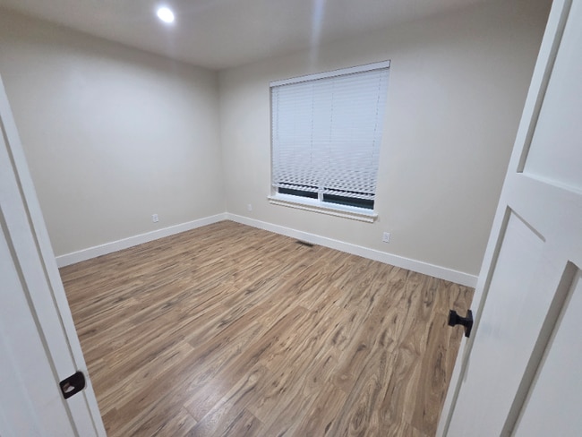 Building Photo - 27908 U St