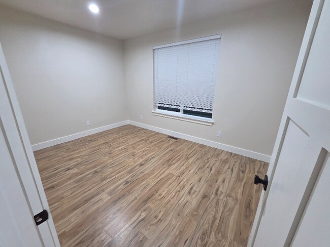 Foto del edificio - 27908 U St