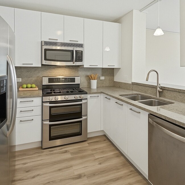 Building Photo - 420 E Waterside Dr