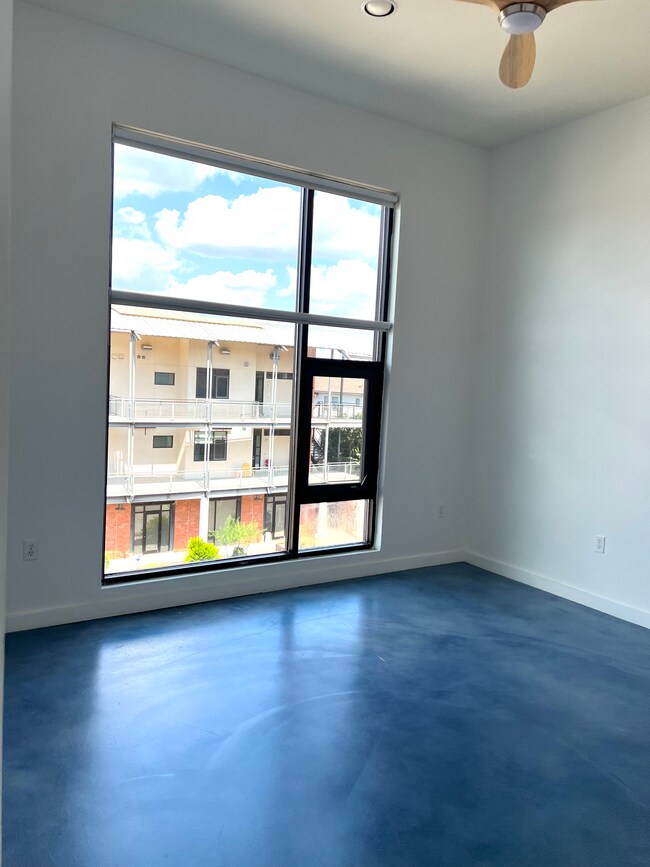 Foto del edificio - 2525 S Lamar Blvd