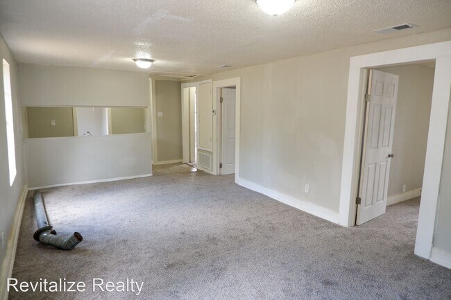 Building Photo - 3 br, 2 bath House - 402 Ogden Ave
