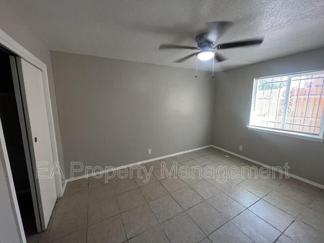 Building Photo - 12809 Dorado Dr SE