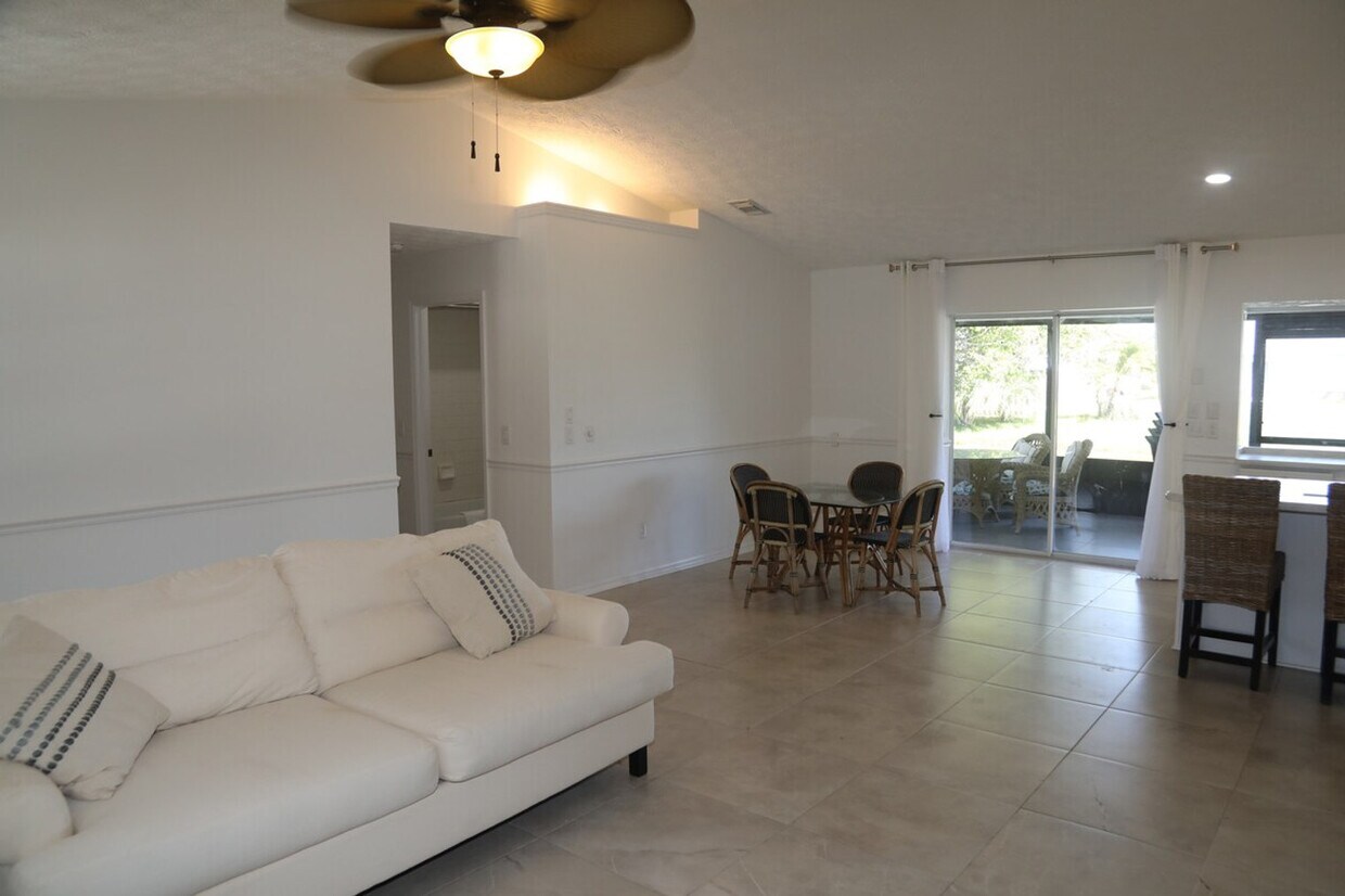 Foto principal - 2341 SE Maslan Ave